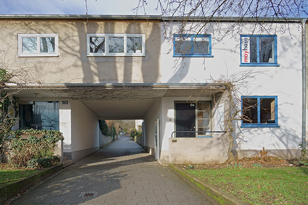 Exhibiting & Visiting Modernist Monuments - Iconic Houses